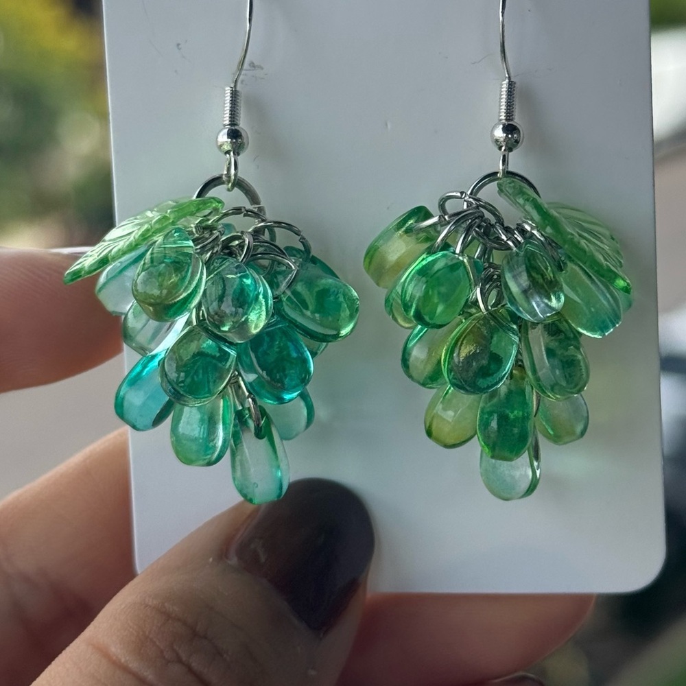 Handmade Beaded Grape Earrings - Picture 3 of 4